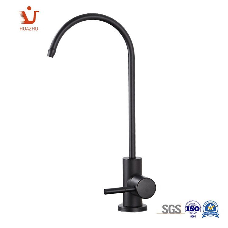 Grifo purificador de agua negro mate